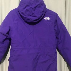 Girls winter ski jacket in great condition.